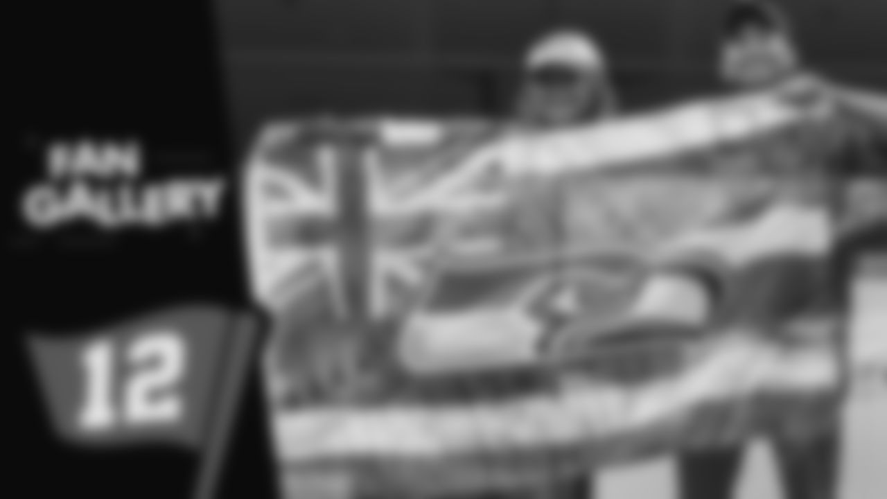 12s show up strong for Week 11 at the Rams on November 16, 2025