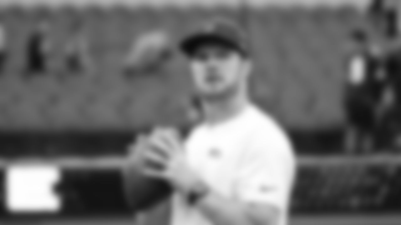 Seahawks quarterback Sam Darnold (14) during pregame warmups at SoFi Stadium for the Week 11 matchup at the L.A. Rams.