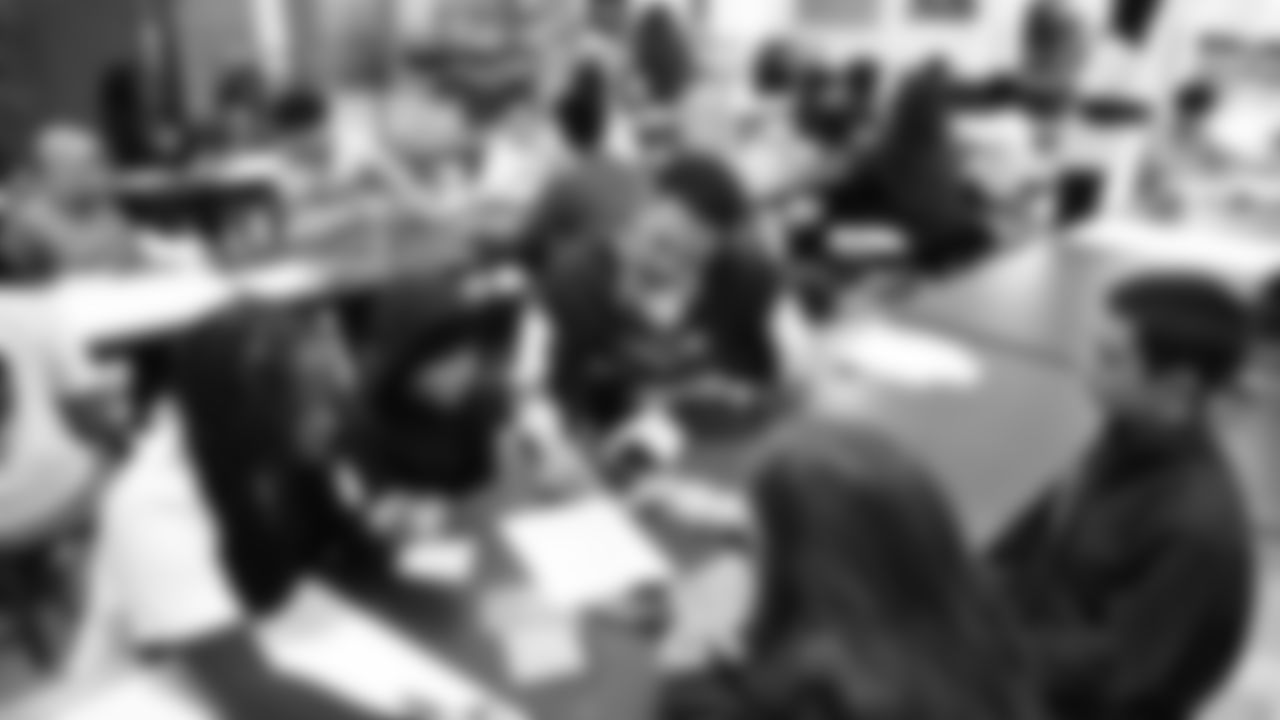 The Seahawks teamed up with EVERFI for a morning learning about mental health with students at Showalter Middle School on October 30, 2025.