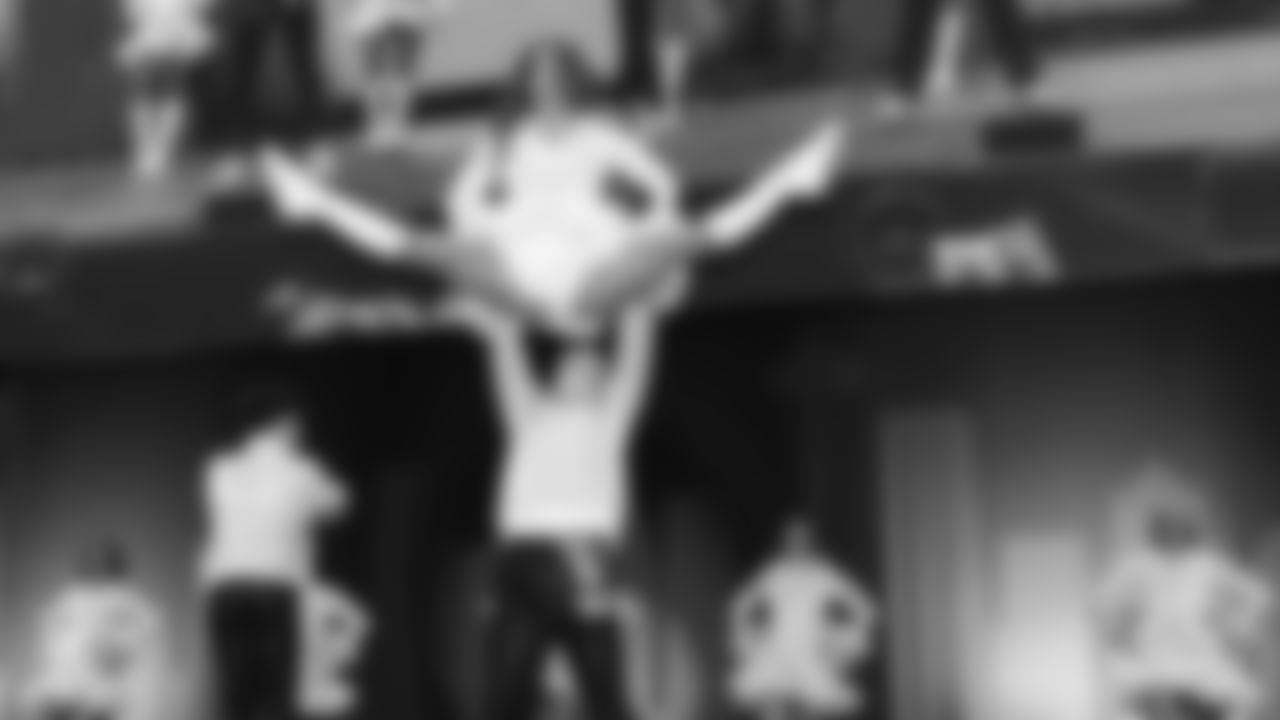 Miranda and fellow dancer Christian performing at Ticketmaster Tailgate.