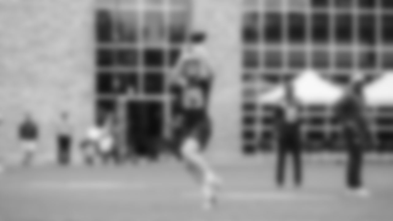 Tight end Nick Kallerup (89) practiced on day two of rookie minicamp on May 3, 2025 at the Virginia Mason Athletic Center.