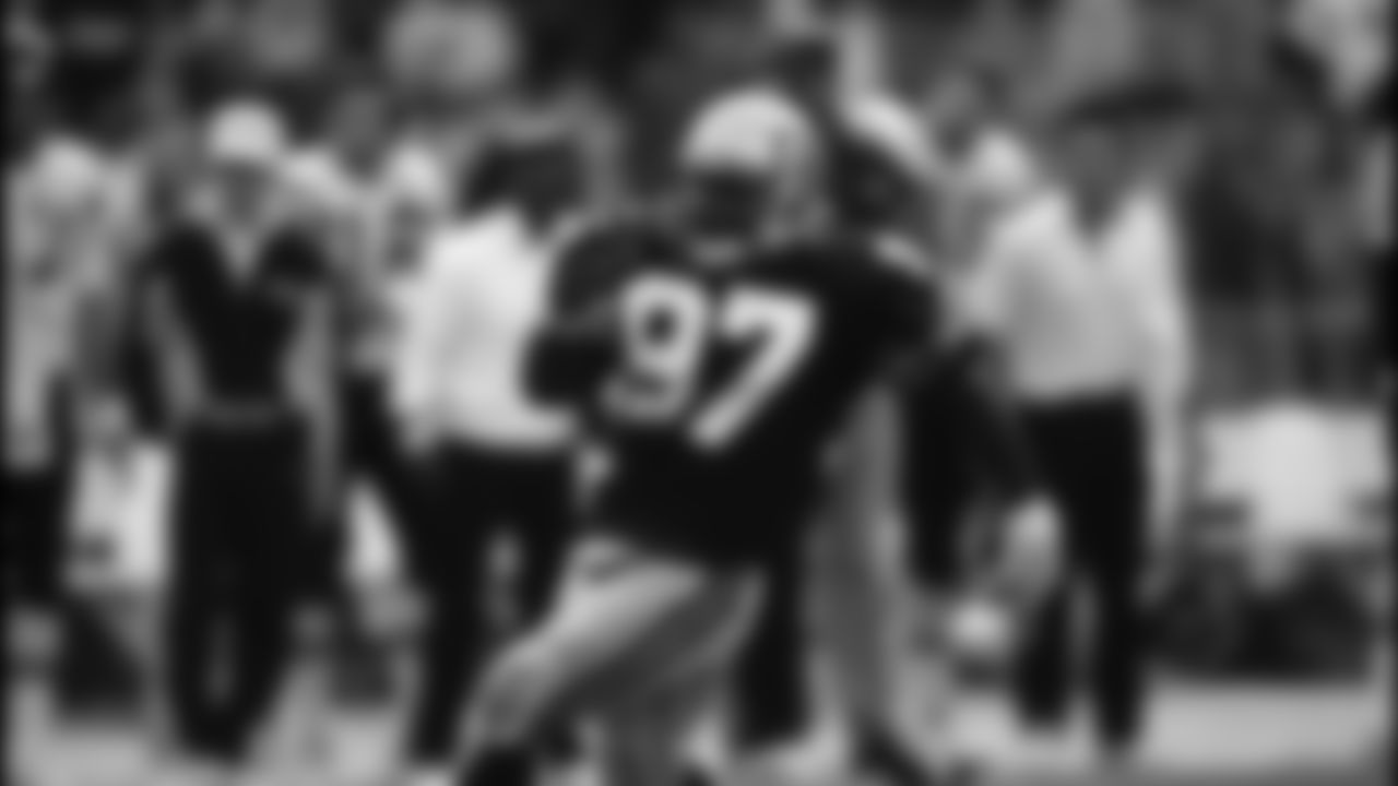 97 - LB Rufus Porter (1988-1994)