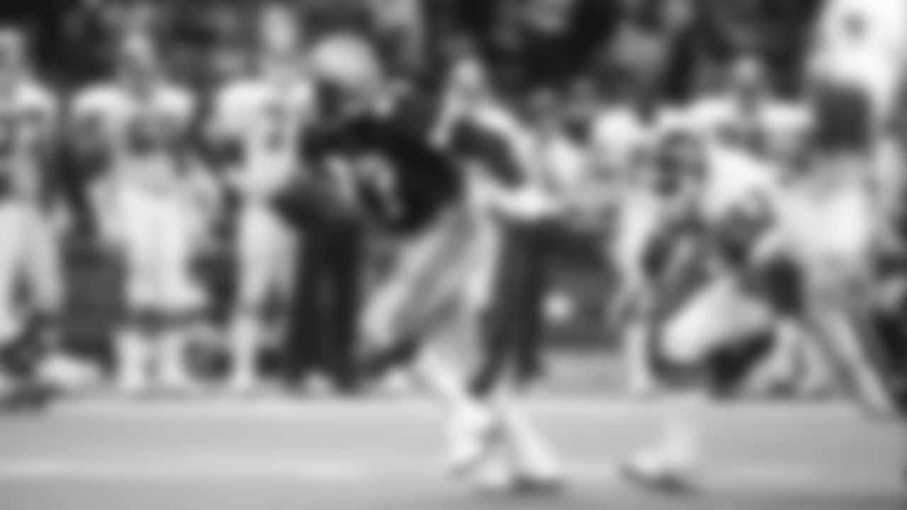 87 - TE Charle Young (1983-1985)