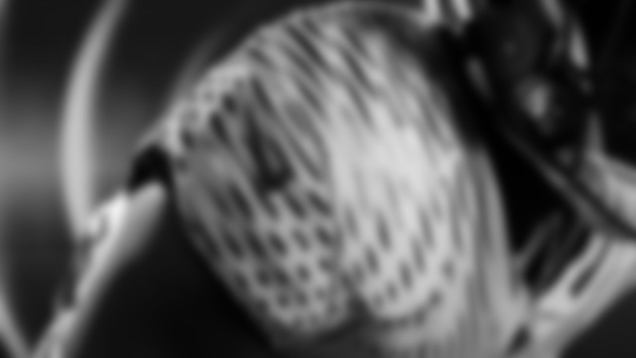 Radiating outwards from the player's ears and across the shoulders is a soundwave pattern that represents the noise and reverberation of the 12s.