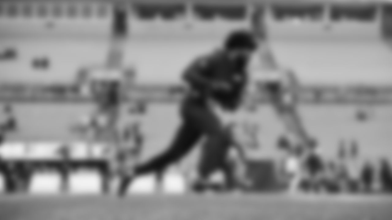 Seahawks running back Cam Akers (30)warms up at Bank of America Stadium for the Week 17 matchup vs. Panthers on December 28, 2025.