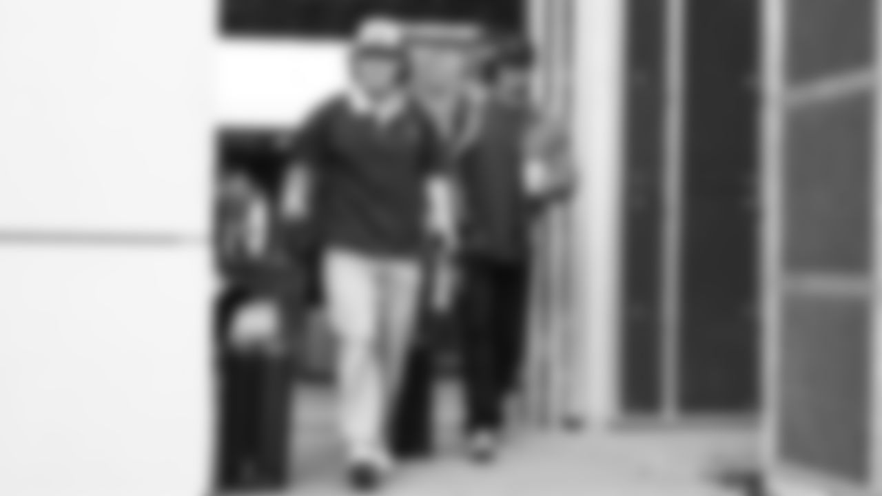 Seahawks linebacker Drake Thomas (42) and quarterback Sam Darnold (14) departed the team hotel for the Week 18 matchup vs. the 49ers at Levi's Stadium.