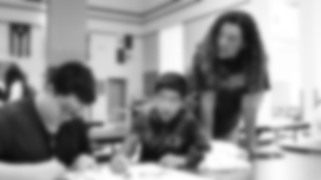 The Seahawks teamed up with EVERFI for a morning learning about mental health with students at Showalter Middle School on October 30, 2025.