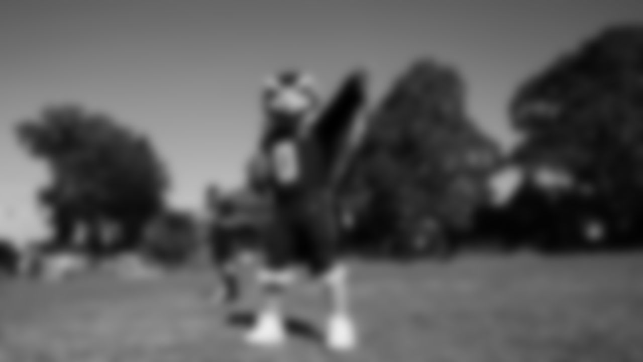 During a visit to Australia, Seahawks Legend Cliff Avril and Blitz stopped by the Kurranulla Aboriginal Corporation Community Center to play flag football and rugby alongside the Cronulla Sharks.