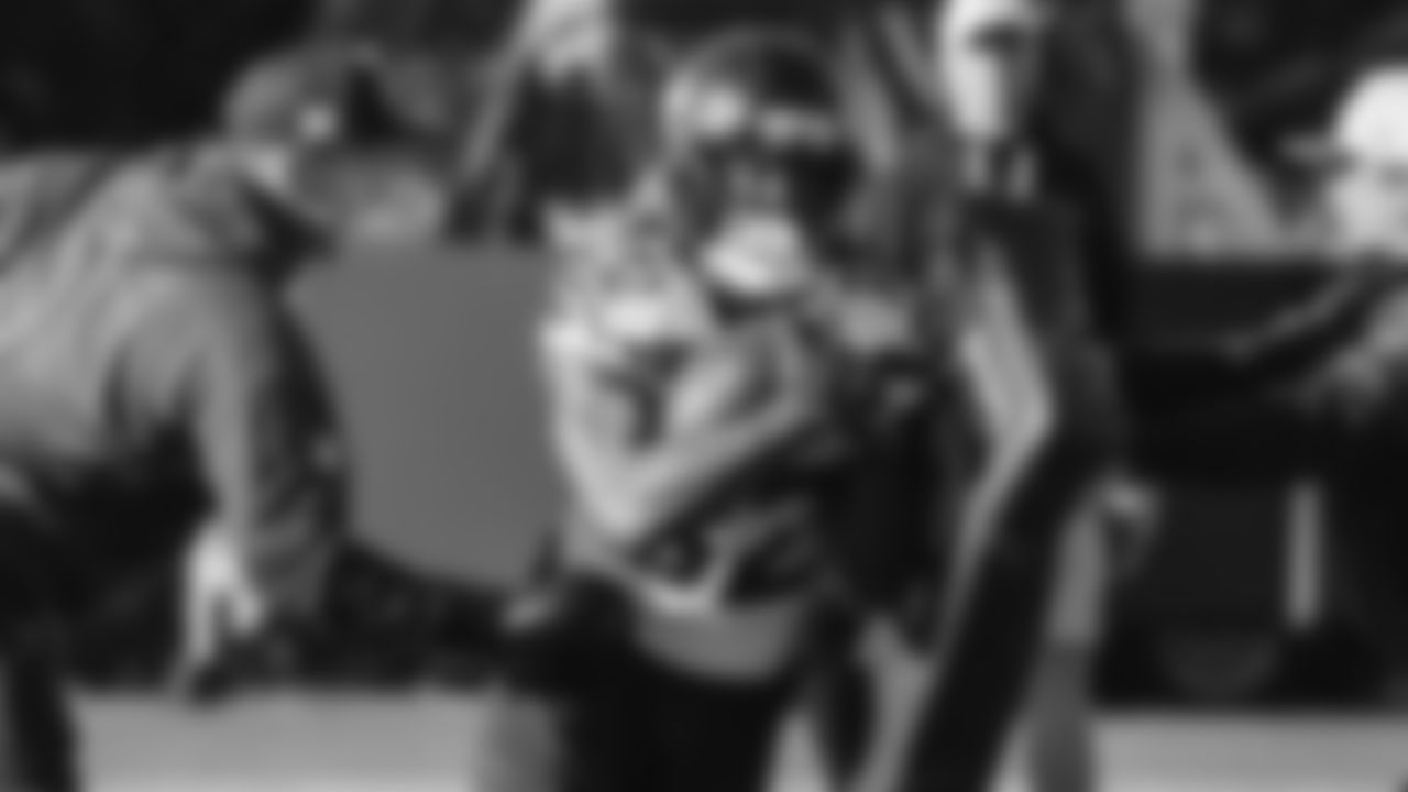 Seahawks running back Velus Jones Jr. (32) practiced on Wednesday, November 19 at the Virginia Mason Athletic Center.