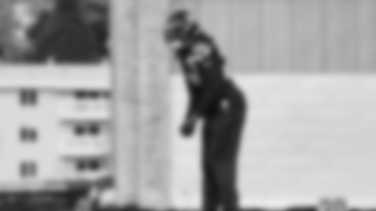 Seahawks cornerback Riq Woolen (27) practiced on Thursday, November 20 at the Virginia Mason Athletic Center.