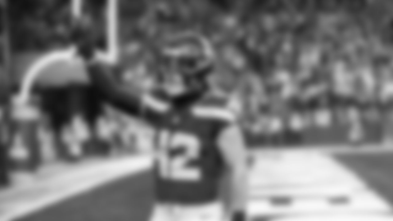 Seahawks linebacker Drake Thomas (42)