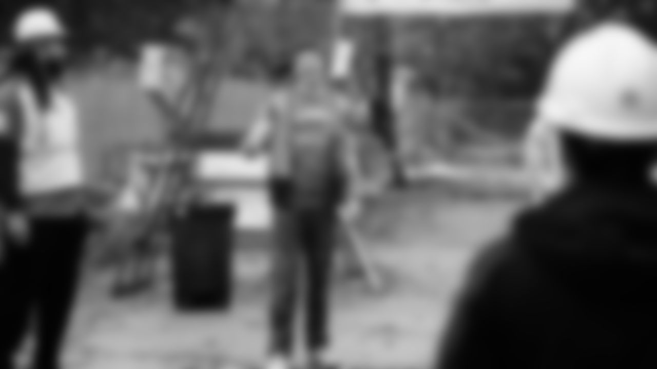 In recognition of Salute to Service Month, the Seahawks and Starbucks joined forces to learn, share, and build together to help provide affordable, stable housing to Veterans in our community.