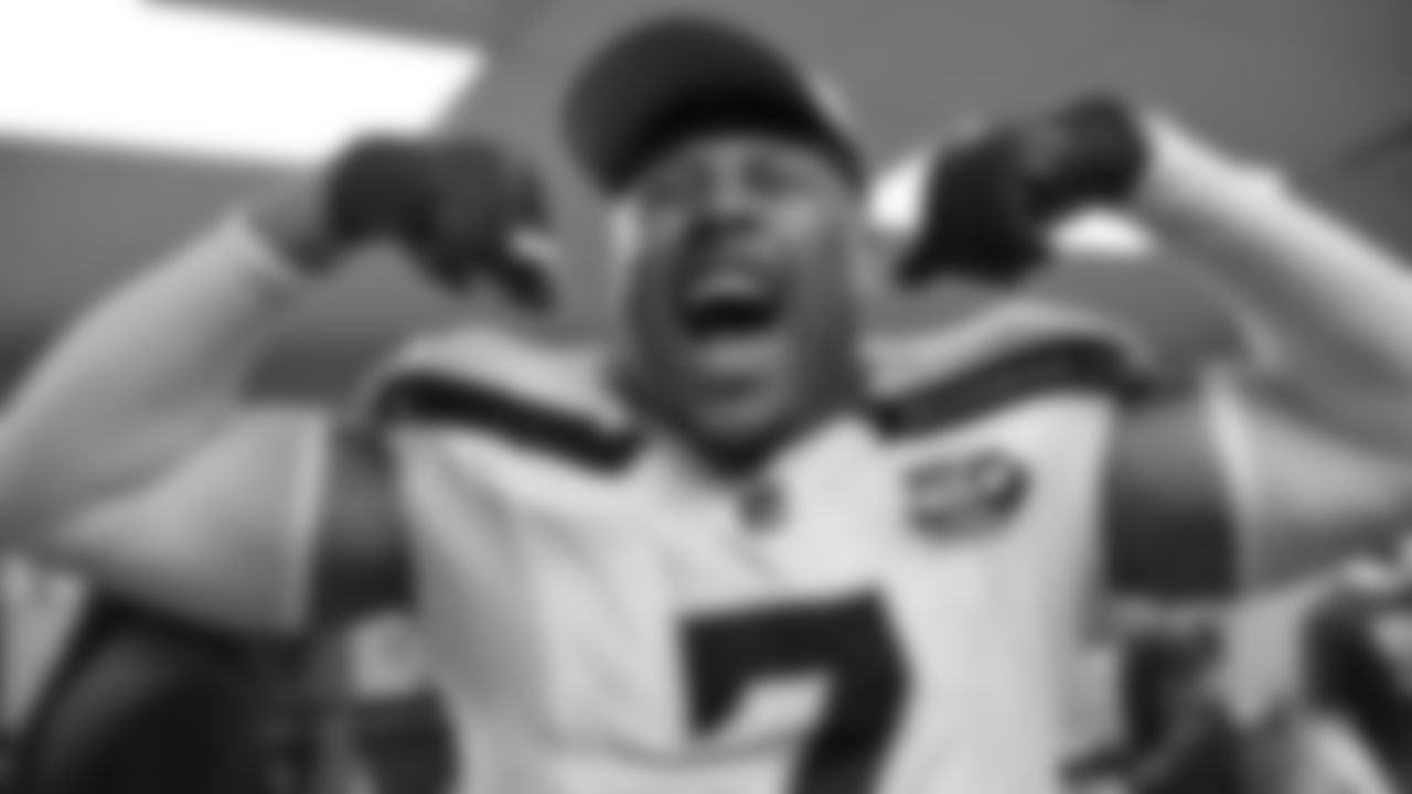 The Seahawks celebrated the win vs. the 49ers at Levi's Stadium in Week 18.