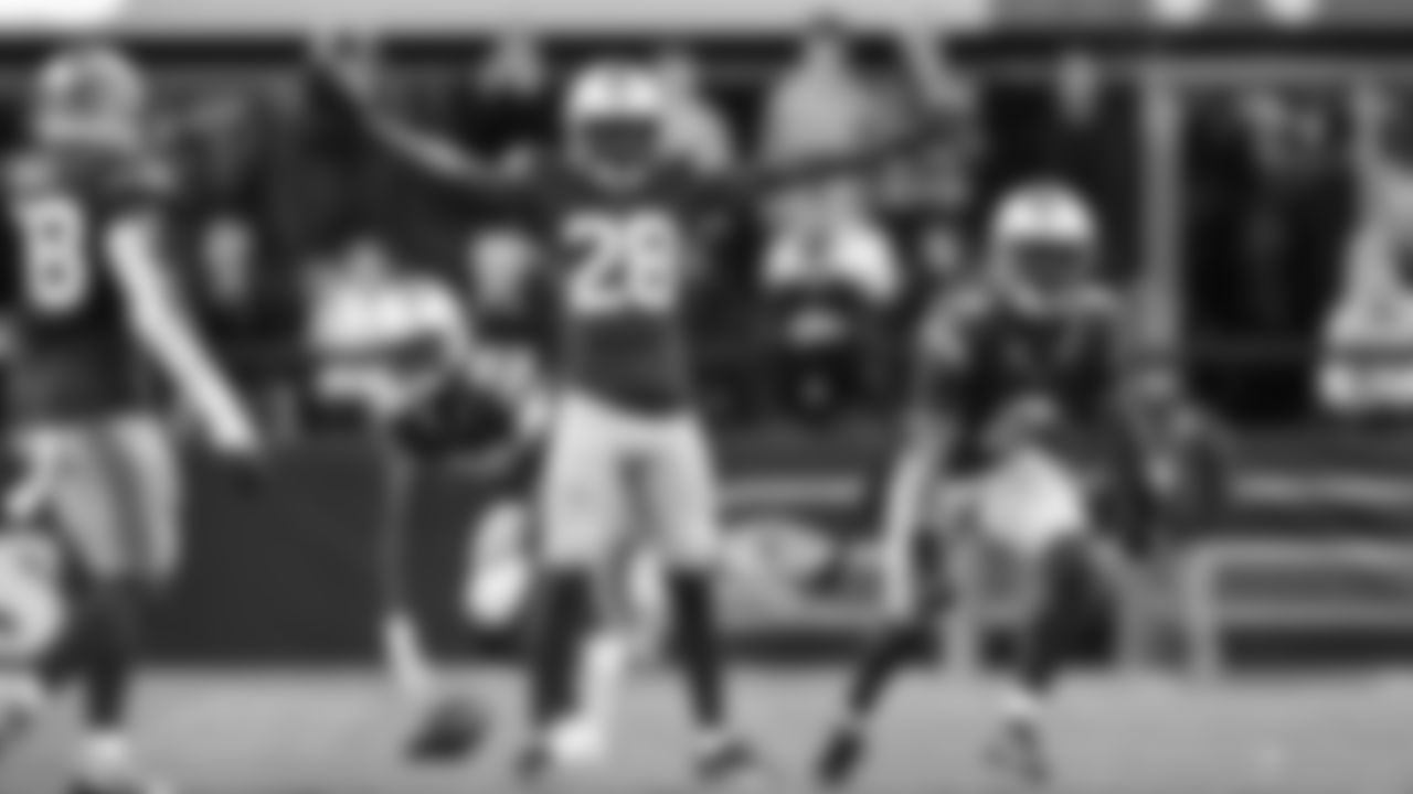 Seahawks cornerback Nehemiah Pritchett (28)