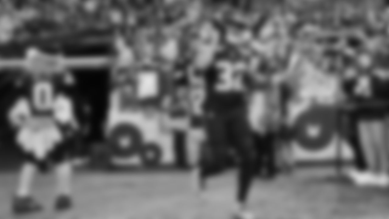 Seahawks running back Velus Jones Jr. (32) warms up at Lumen Field for the NFC divisional round game vs. the San Francisco 49ers on January 17, 2026.