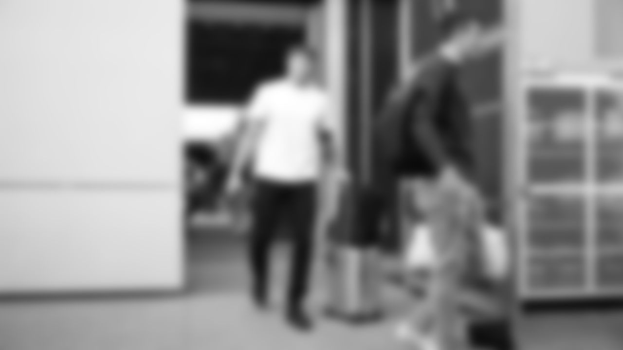 Seahawks tight end Eric Saubert (81) departed the team hotel for the Week 18 matchup vs. the 49ers at Levi's Stadium.