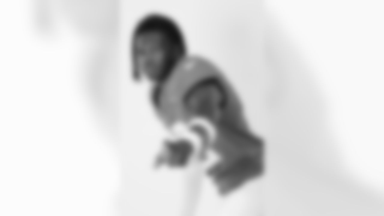 Jacksonville Jaguars defensive back and wide receiver Travis Hunter (12) poses for a portrait during the NFLPA Rookie Premiere on Saturday, May 17, 2025 in Thousand Oaks, Calif. (Ben Liebenberg/NFL)