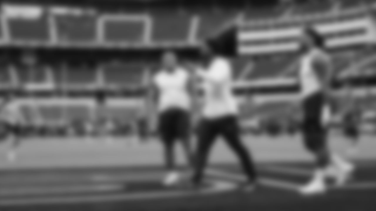 Seahawks defensive tackle Byron Murphy II (91), defensive end DeMarcus Lawrence (0) and defensive end Leonard Williams (99) during pregame warmups at SoFi Stadium for the Week 11 matchup at the L.A. Rams.