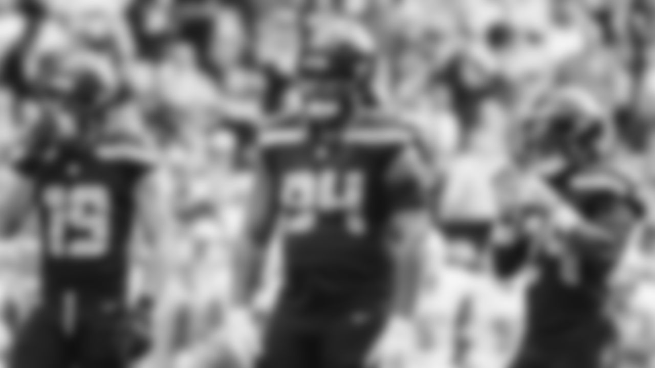 Seahawks defensive end Mike Morris (94)