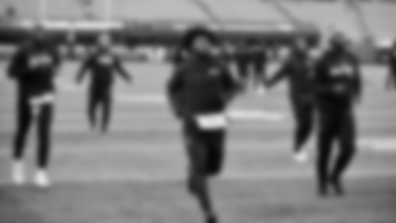 Seahawks running back Cam Akers (30)warms up at Bank of America Stadium for the Week 17 matchup vs. Panthers on December 28, 2025.