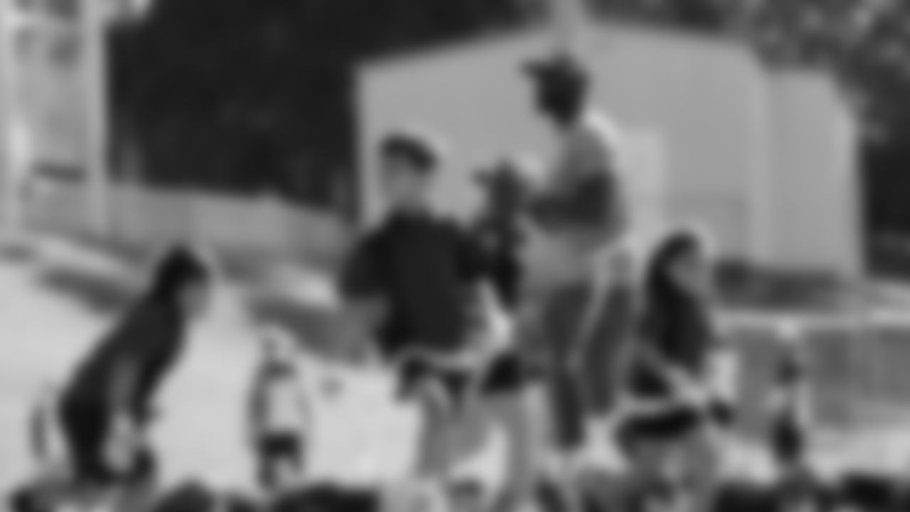 During a visit to Australia, Seahawks Legend Cliff Avril and Blitz stopped by the Kurranulla Aboriginal Corporation Community Center to play flag football and rugby alongside the Cronulla Sharks.