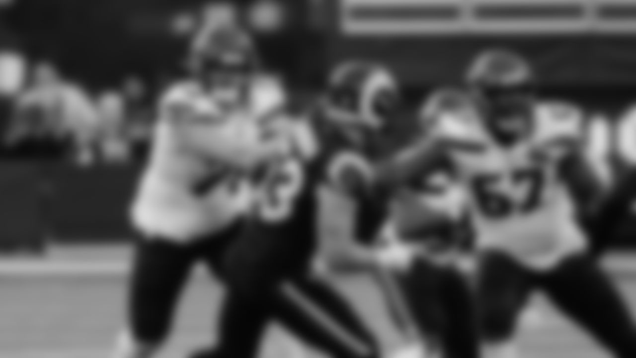 Seahawks tackle Charles Cross (67) at the L.A. Rams in Week 11.