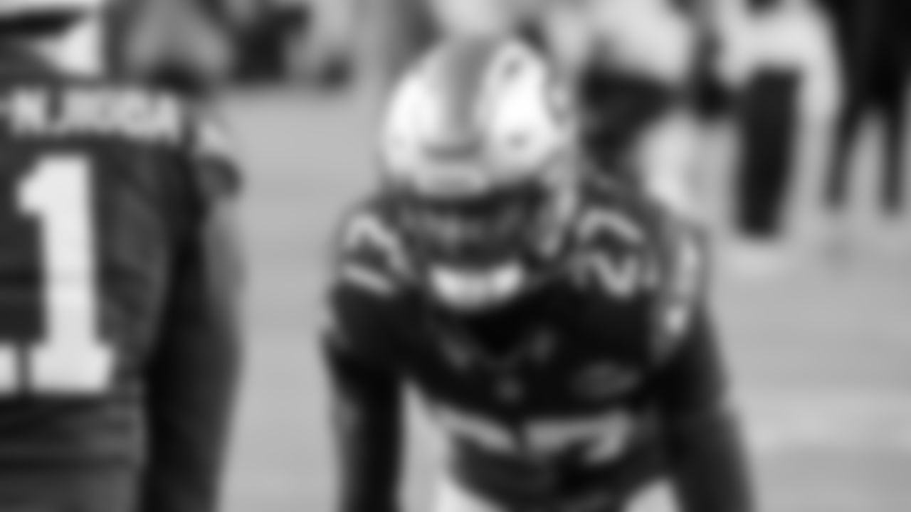 Seahawks cornerback Riq Woolen (27) warms up at Northwest Stadium for the Sunday Night Football matchup at the Washington Commanders in Week 9.