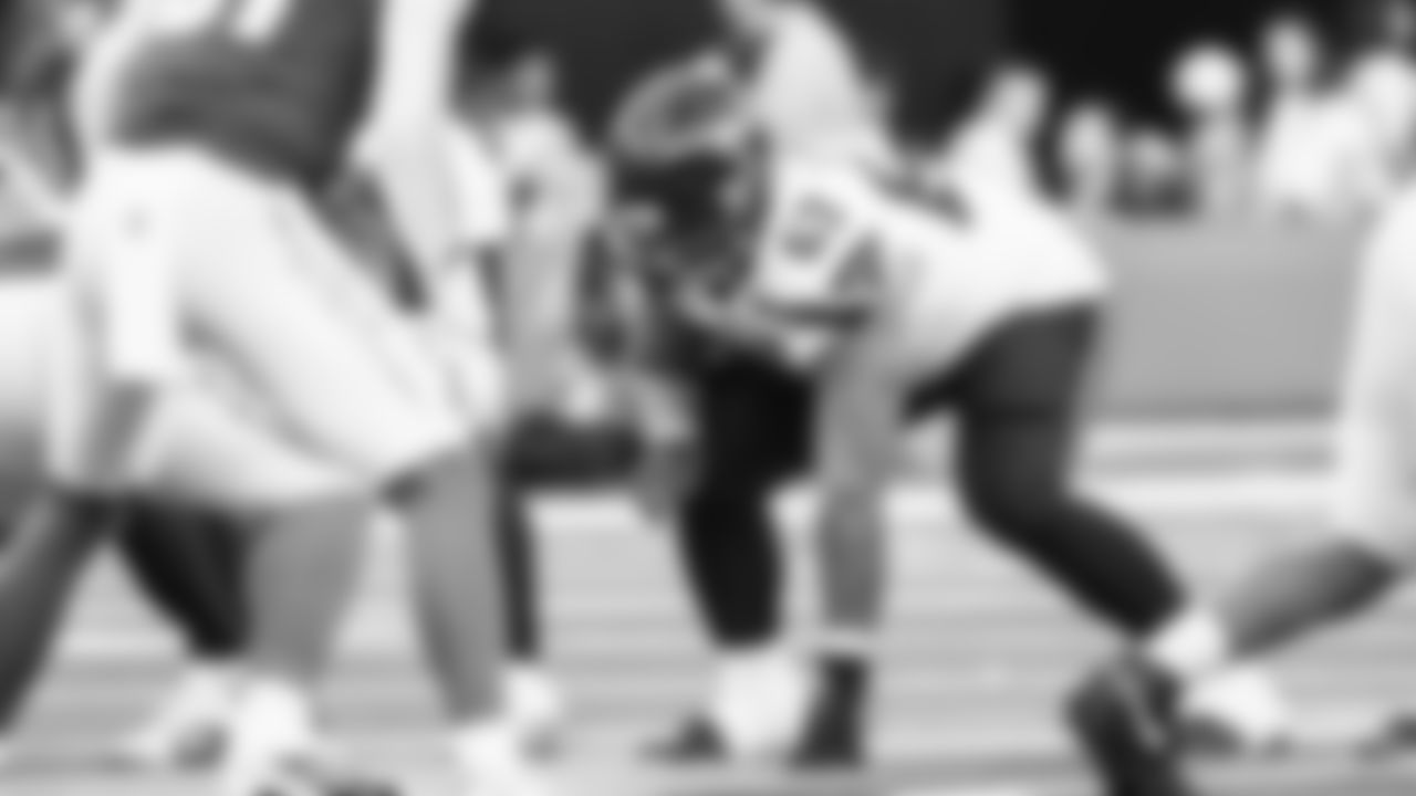 Seahawks guard Sataoa Laumea (63)