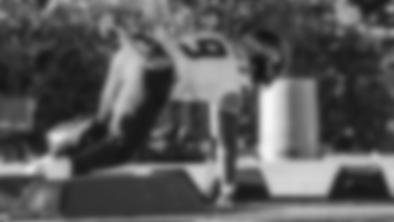 Seahawks running back Kenneth Walker III (9) practiced on Wednesday, November 19 at the Virginia Mason Athletic Center.