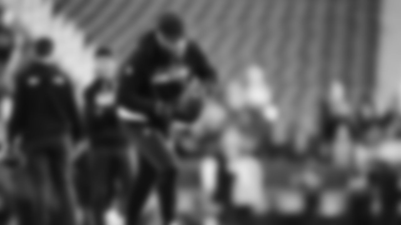 Seahawks wide receiver Cooper Kupp (10) warms up at Levi's Stadium for the Week 18 matchup vs. the 49ers.