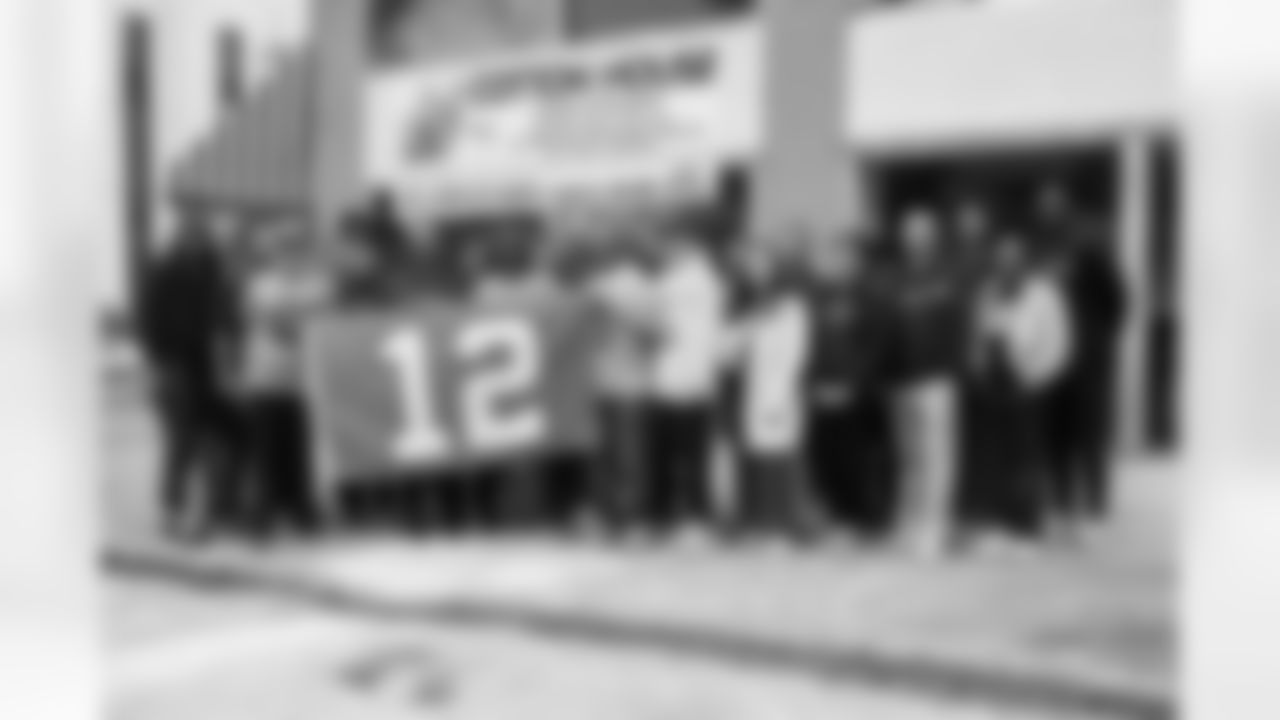 The Seattle Seahawks partnered with the Institute for Common Power to send members of their organization on the Truth and Purpose Learning Tour—a transformative, weeklong journey through the South to deepen their understanding of Black history in America. Participants visited historic sites and met Civil Rights leaders who helped shape the movement.