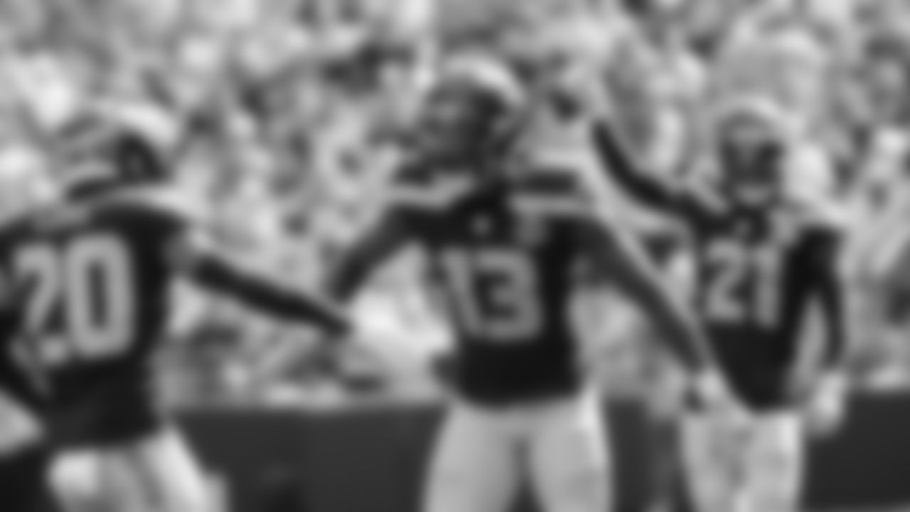 Seahawks linebacker Ernest Jones IV (13) vs. the San Francisco 49ers in Week 1.