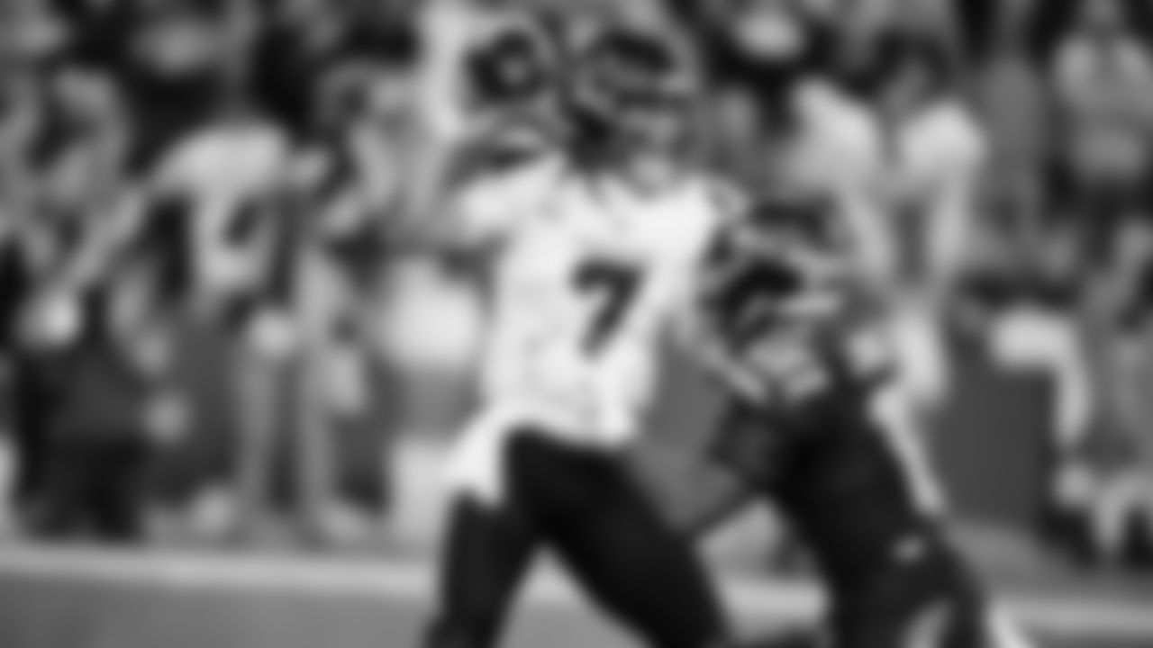 Seahawks linebacker Ernest Jones IV (13) vs. the Houston Texans in Week 7.