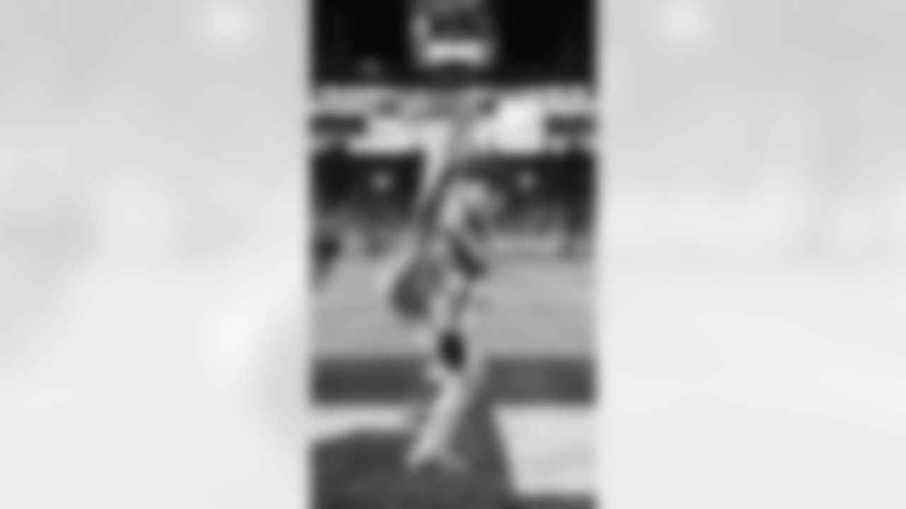 Seahawks Dancers During Week 16 Against the Rams on December 18th, 2025.