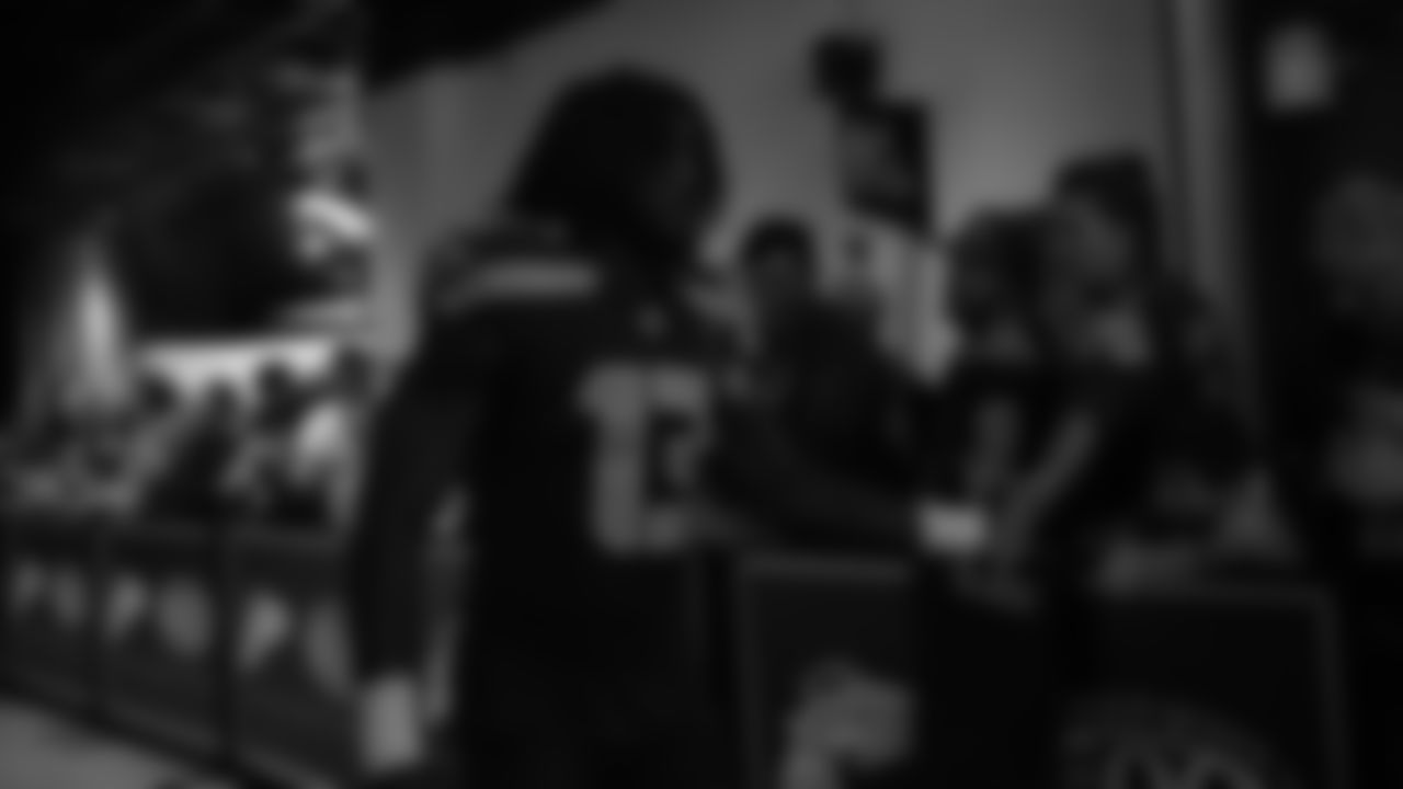 Seahawks linebacker Ernest Jones IV (13) vs. the New Orleans Saints in Week 3.