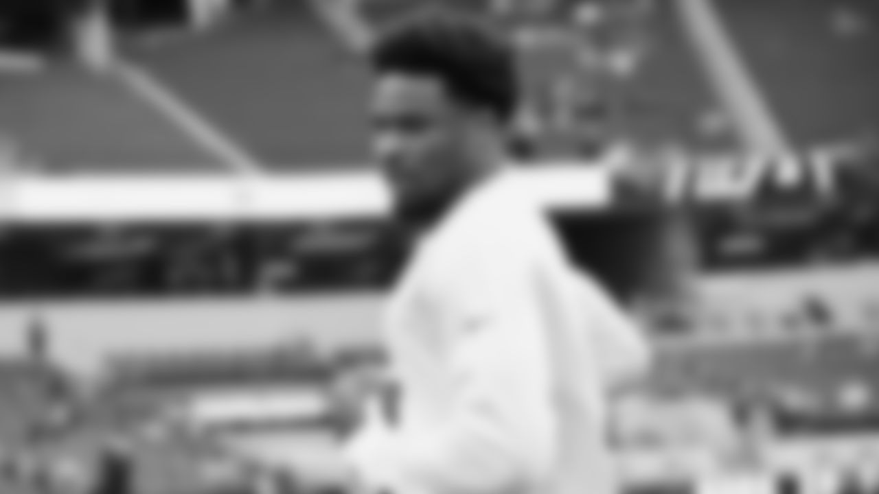 Seahawks safety Nick Emmanwori (3) during pregame warmups at SoFi Stadium for the Week 11 matchup at the L.A. Rams.