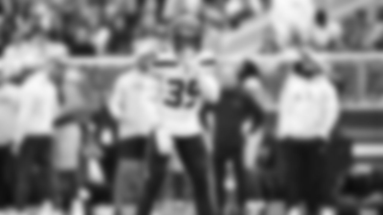 Seahawks safety Ty Okada (39)