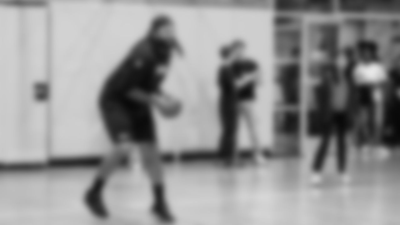 The Game Changers Program celebrated the completion of the program with a night of fun and games with Seahawks Legend Garry Gilliam on November 7, 2025.