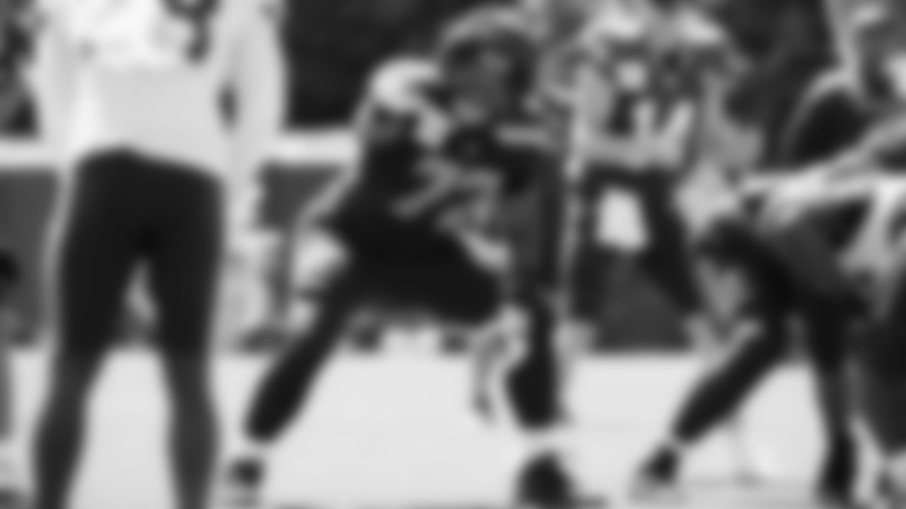 Seahawks right tackle Abraham Lucas (74)