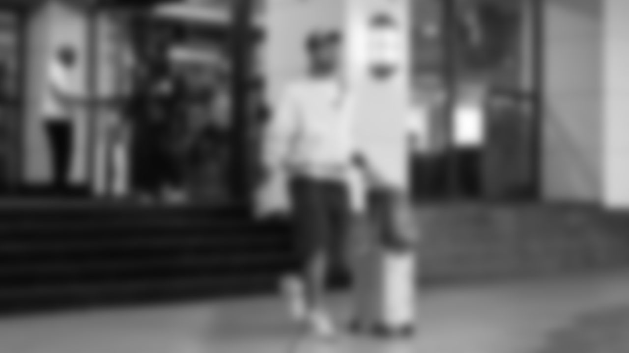 Seahawks tight end Elijah Arroyo (18) departed the team hotel for the Week 14 matchup vs. the Atlanta Falcons.