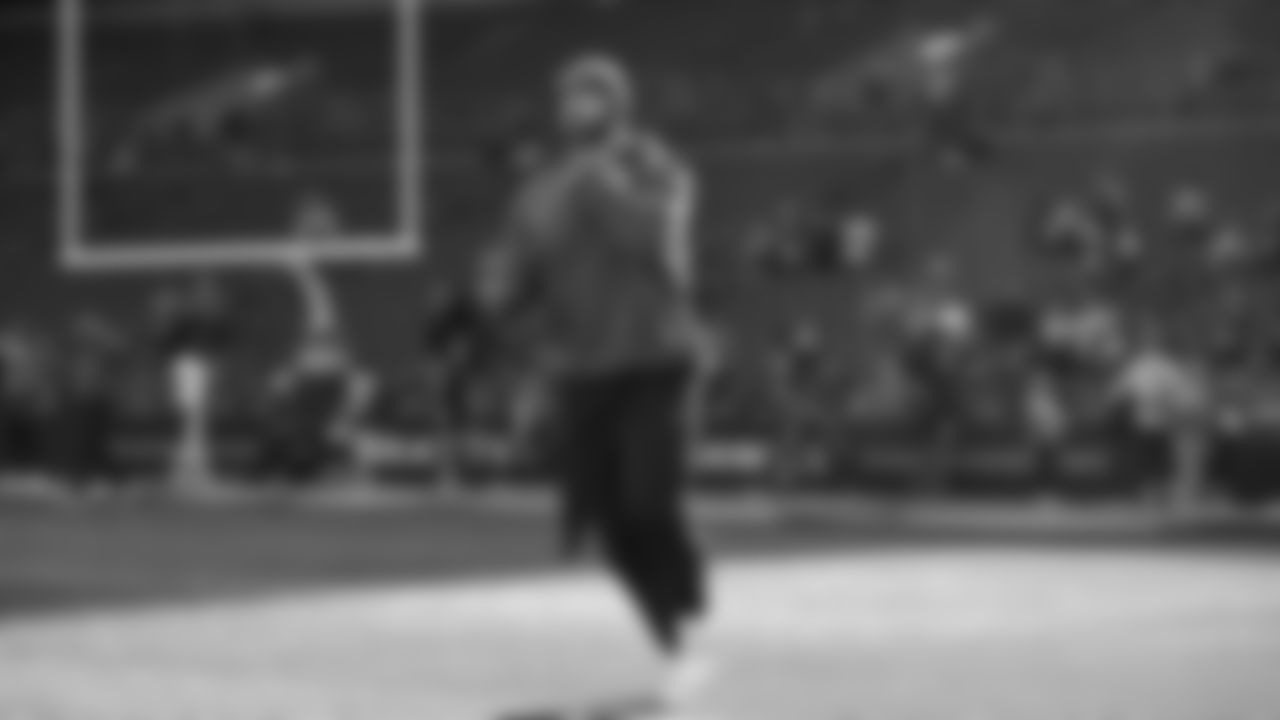 Seahawks fullback Robbie Ouzts (40) warms up at Lumen Field for the Week 10 matchup vs. the Arizona Cardinals.