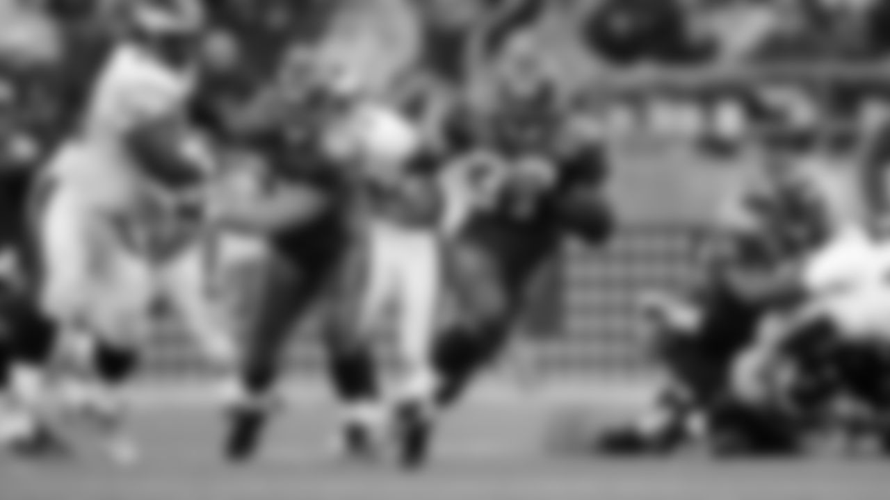 OL Robbie Tobeck 200-2006