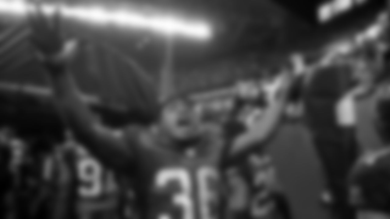 36 - S Lawyer Milloy (2009-2010)