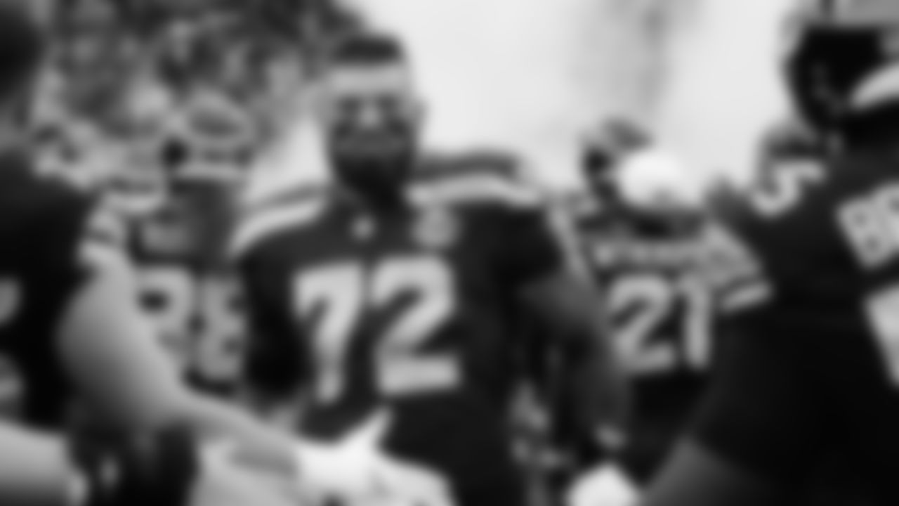 Seahawks right tackle Abraham Lucas (74)