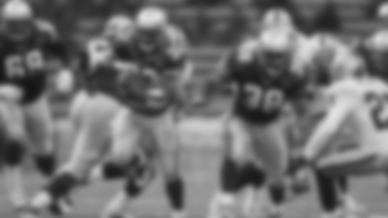 Strong_Mack-20001207_02-38-12_4131