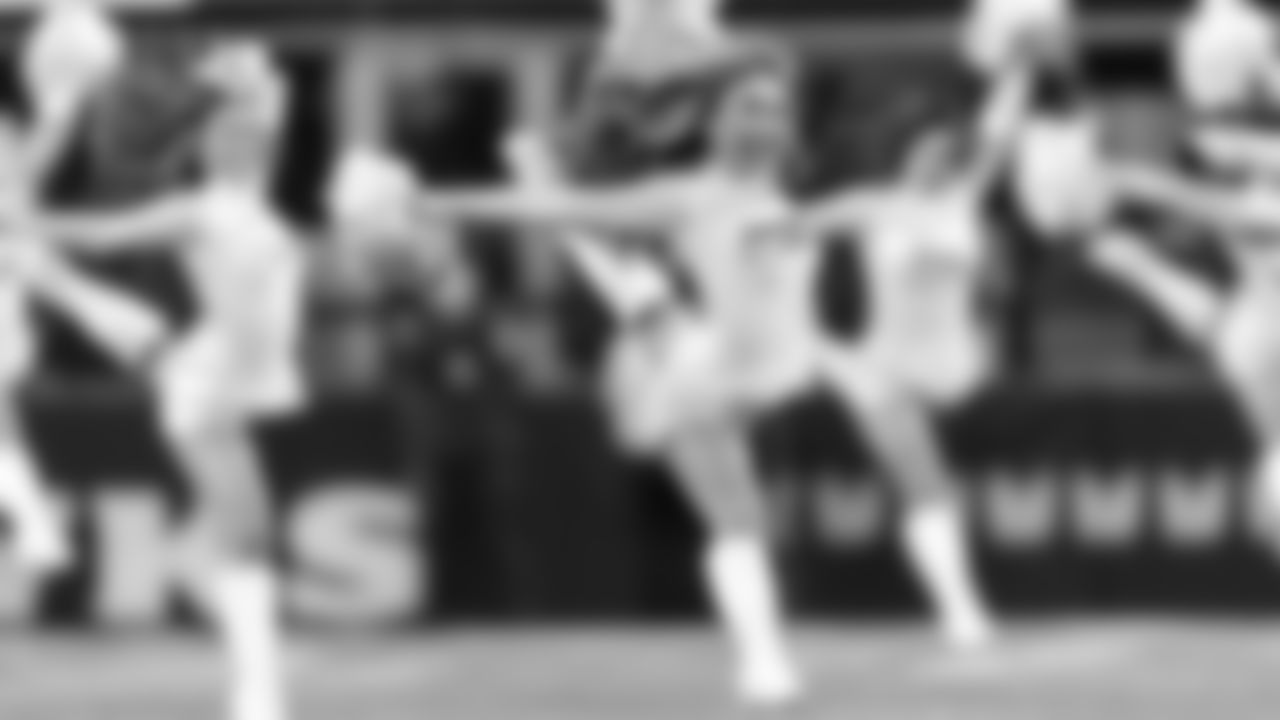 Kiana is a Squad Leader for the 2025 Seahawks Dancers.