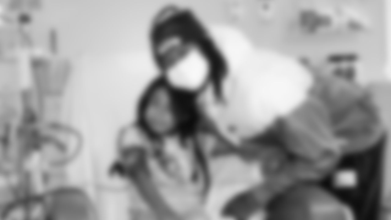 Seahawks wide receiver Rashid Shaheed visited a local children's hospital in Seattle and spent time with patients and their families in honor of the holiday season.