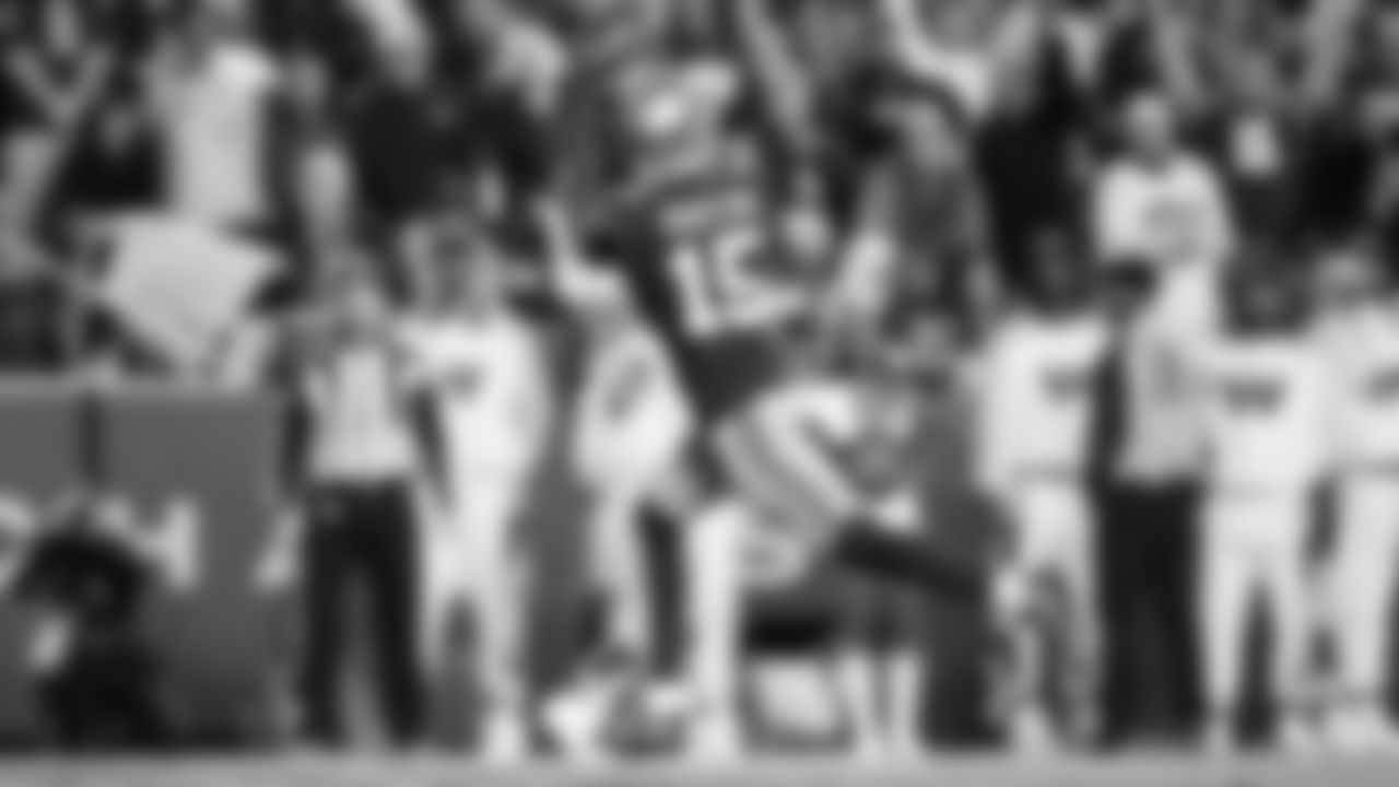 Seahawks receiver Tory Horton hauls in his second touchdown catch of the game on a pass from Sam Darnold.