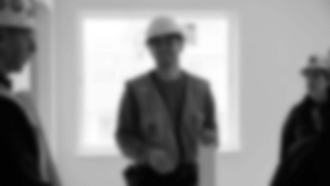 In recognition of Salute to Service Month, the Seahawks and Starbucks joined forces to learn, share, and build together to help provide affordable, stable housing to Veterans in our community.