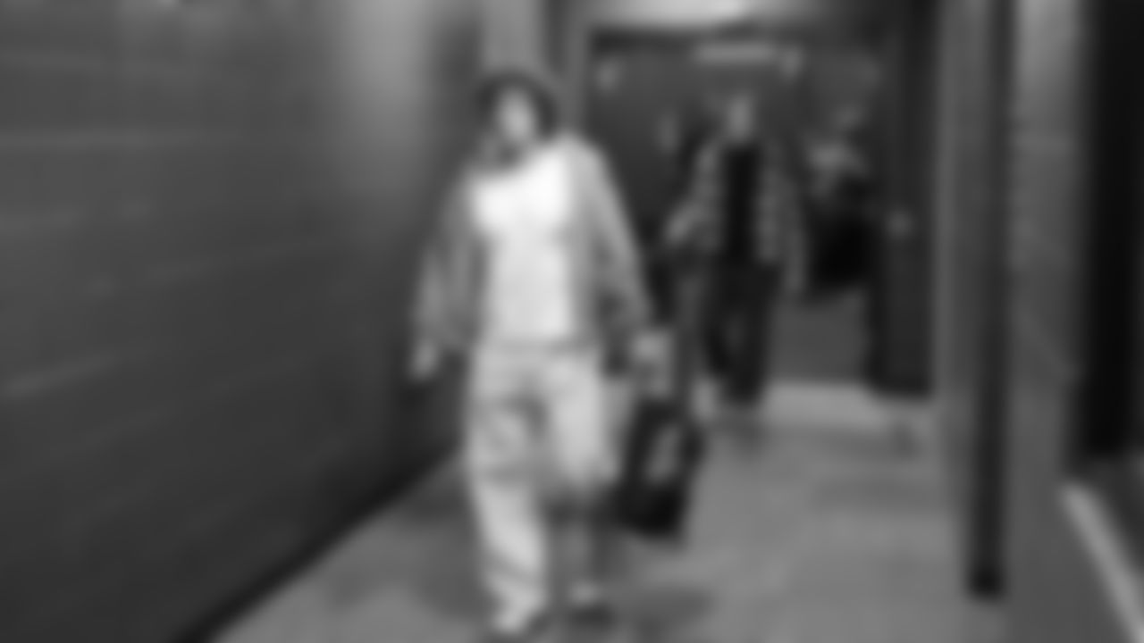 Seahawks linebacker Drake Thomas (42) arrived at Northwest Stadium for the Sunday Night Football matchup at the Washington Commanders in Week 9.